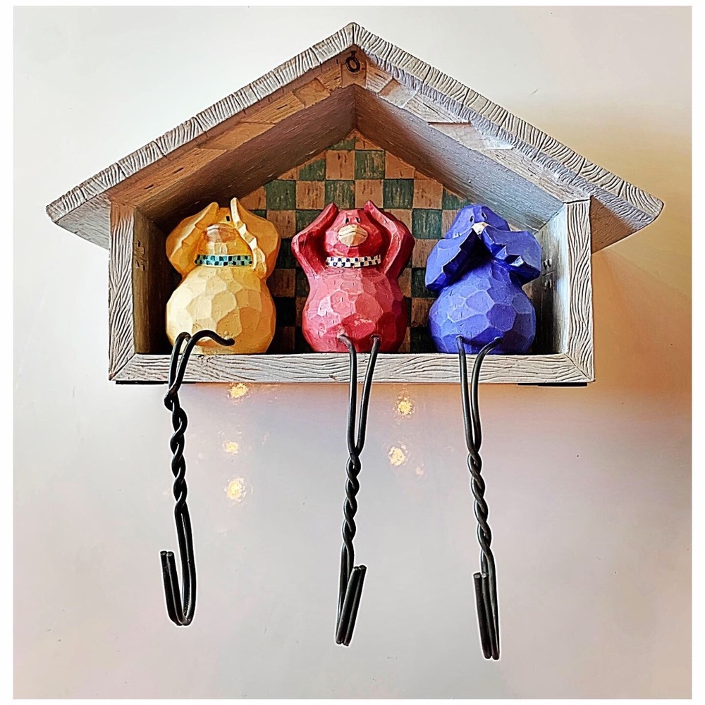 Wall Hanger with 3 Hooks